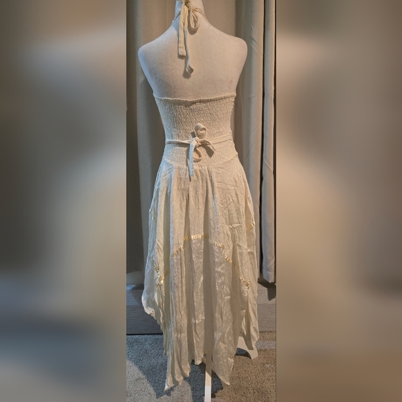 Elegant Sequin Cream Halter Dress - Picture 3 of 8